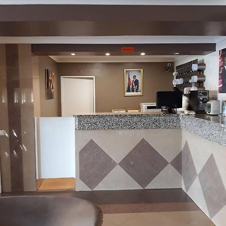 Malaika Hotel Bissau Bagian luar foto