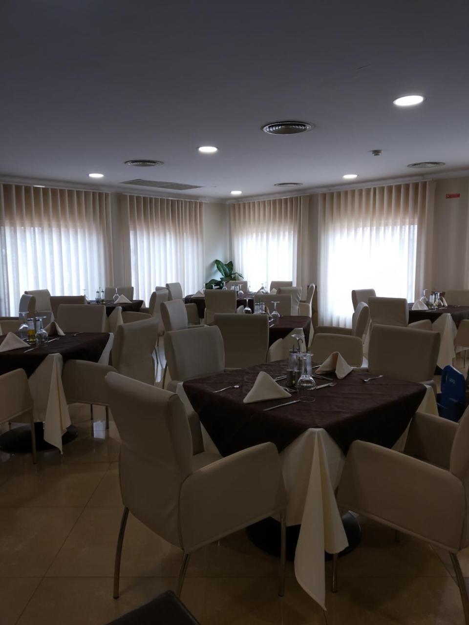 Malaika Hotel Bissau Bagian luar foto