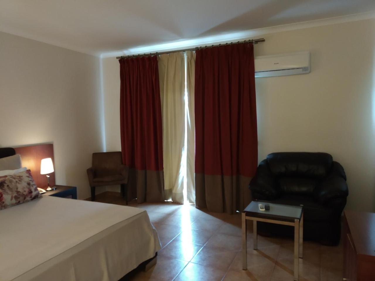 Malaika Hotel Bissau Bagian luar foto